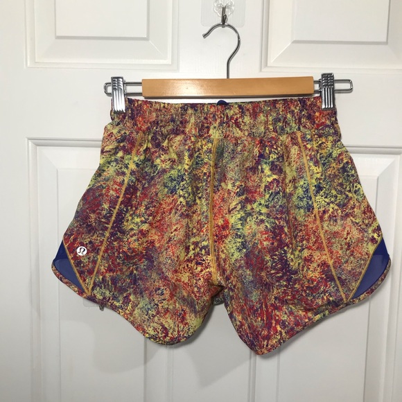 Lululemon shorts size 4 Like new - Picture 6 of 8